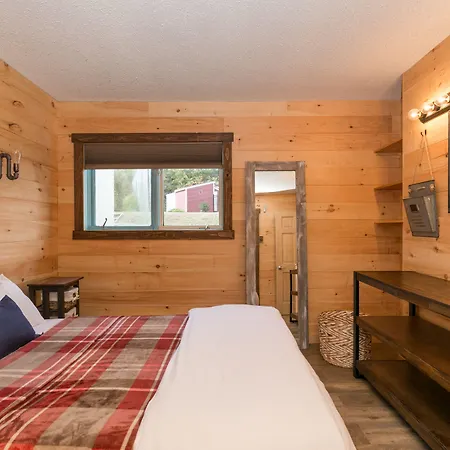 Warren Lodge-2
