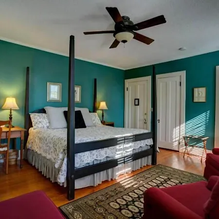 Brown Street Inn Bed And Breakfast-3