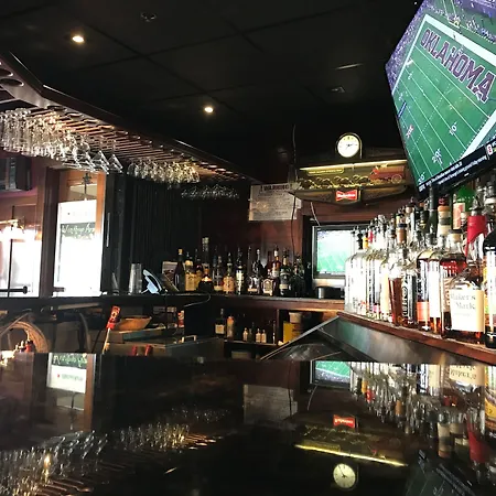 Winthrop Arms Hotel Restaurant Logan Airport-2