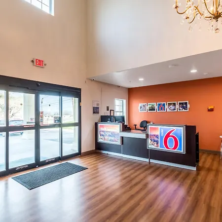 Motel 6-Jourdanton, Tx-3