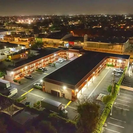 Travelodge Inn & Suites By Wyndham Bell Los Angeles Area-3