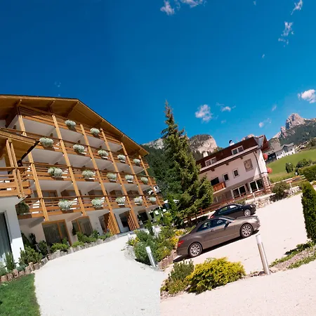 Arthotel Anterleghes - Gardenahotels-3