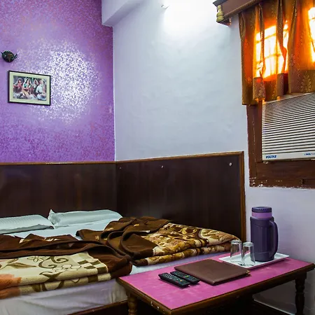 Hotel Udai Palace - Centrally Located Budget Family Stay-2