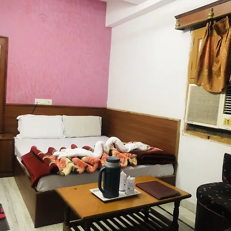 Hotel Udai Palace - Centrally Located Budget Family Stay-3
