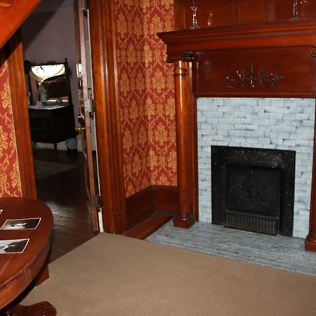 Victorian Charm Inn-3
