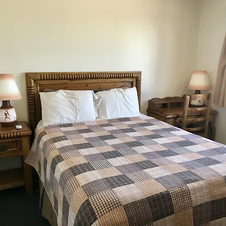 Four Corners Inn-3