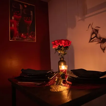 Dark Love Room-3