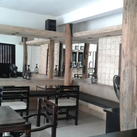 Hotel Maya Rue-3