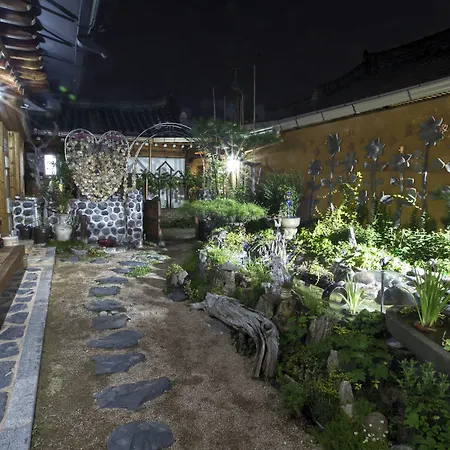 Happiness Full Hanok Guesthouse-2