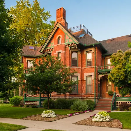 Historic Webster House Bed And Breakfast Inn-3