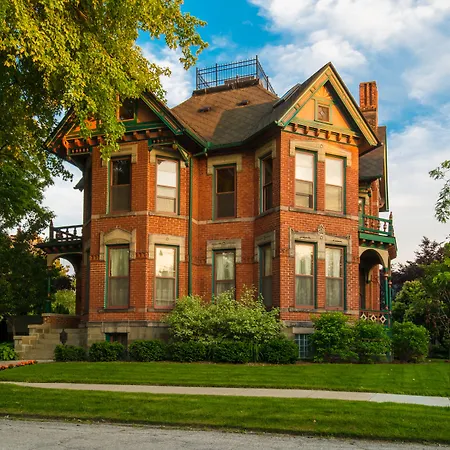Historic Webster House Bed And Breakfast Inn-2
