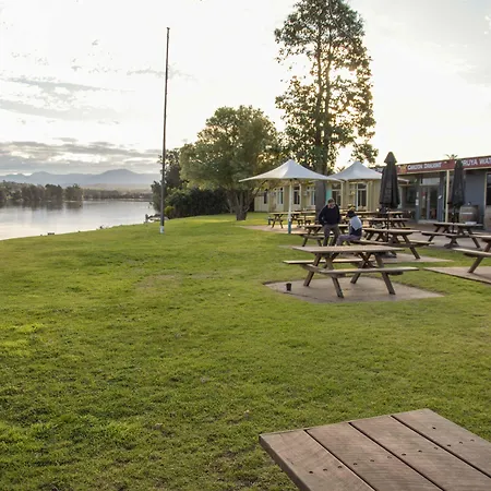 Moruya Waterfront Hotel Motel-3