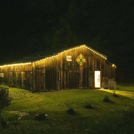 Country Road House-3