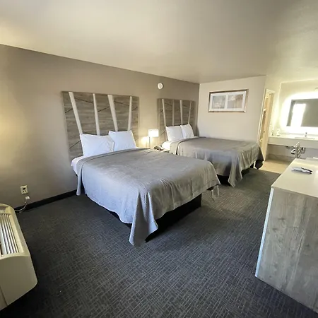 Excellent Inn & Suites-3