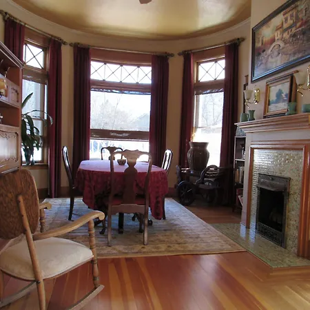 The St. Mary'S Inn, Bed And Breakfast-2