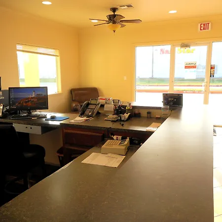Crossroads Inn & Suites-3