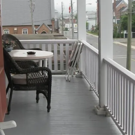 Maison Mckenzie House-2
