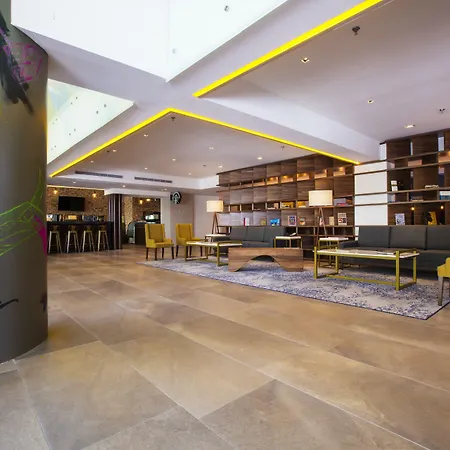 Krystal Urban Guadalajara-3