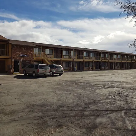 Split Mountain Motel-3