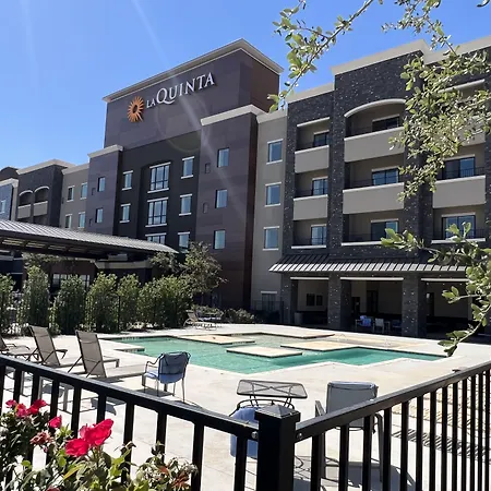 La Quinta Inn & Suites By Wyndham Lubbock Southwest-3