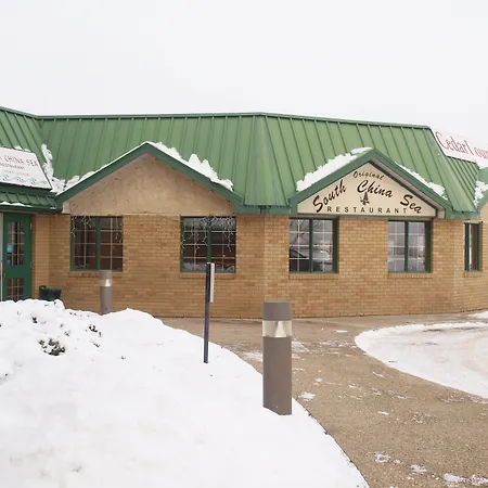 Travelodge By Wyndham Lacombe-2