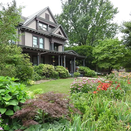 Champaign Garden Inn-2