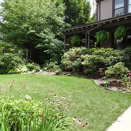 Champaign Garden Inn-3