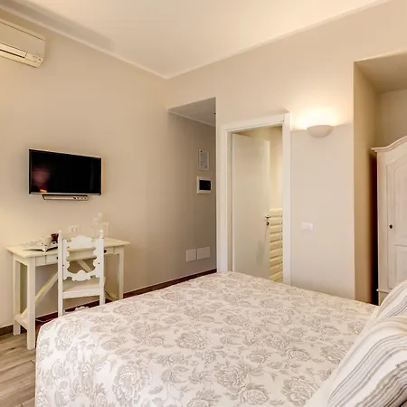 Casa Tua Vaticano Guest House-2