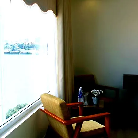 Paradise Hotel-2