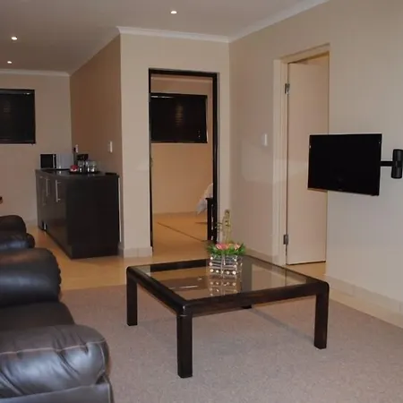 6 On Morris Guest Lodge-3