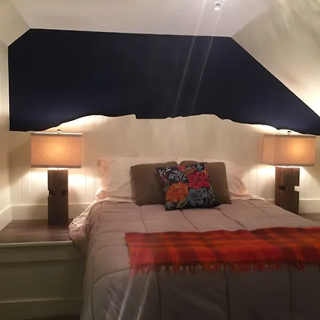 Hobble Inn-2