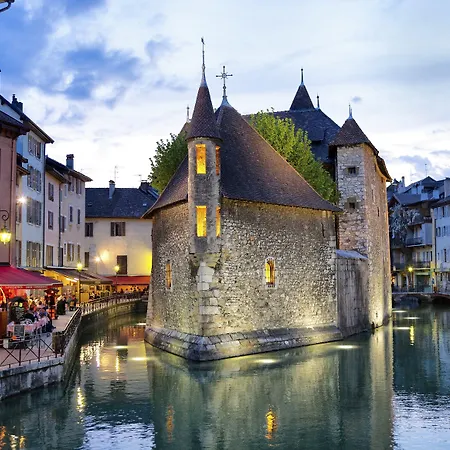 Comfort Aparthotel Les Hauts D'Annecy-2