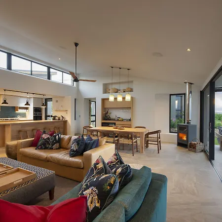 Alkira Luxury Lodge And Villa-2