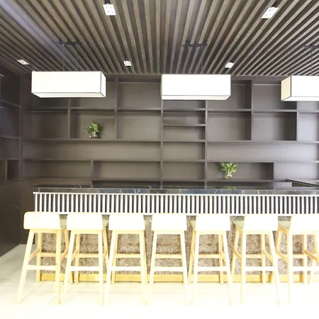Queen Central Hotel - Ben Thanh Market-2