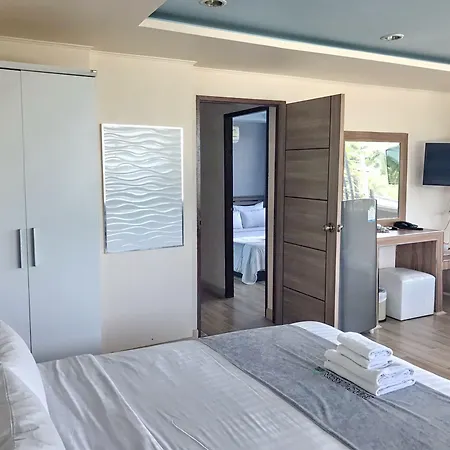 The Beach Front Resort, Pattaya-2