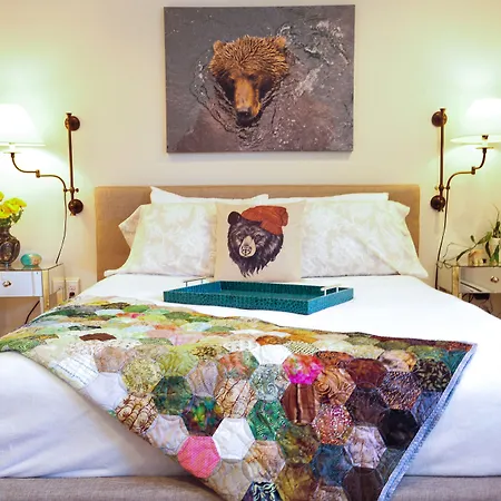 Cranky Crow Bed & Breakfast-3