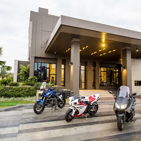 The Crystal Hotel Buriram - Formerly X2 Vibe Buriram-2