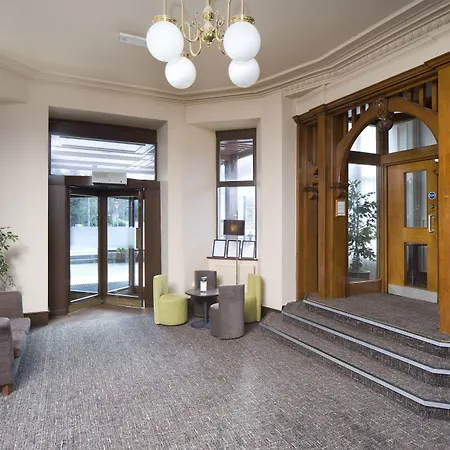 The Tarbet Hotel-2