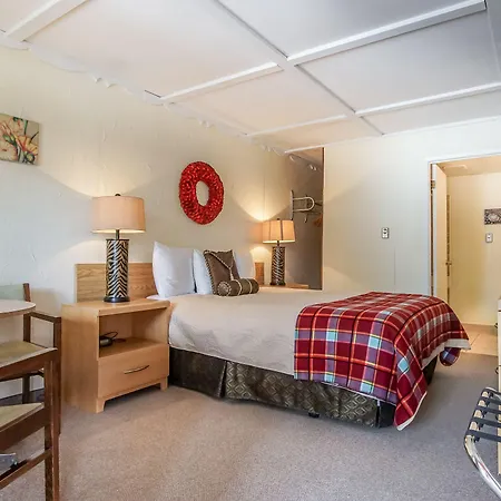 Gables Motel-2