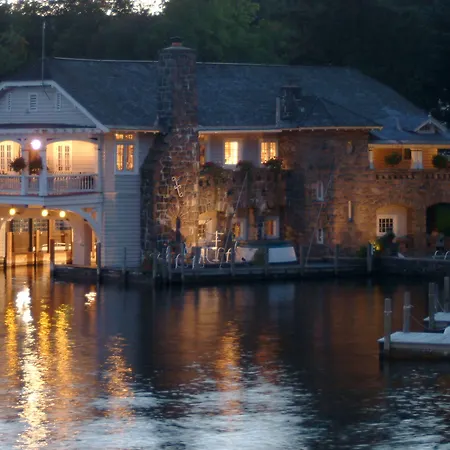 Lake George Boathouse Waterfront Lodging-3
