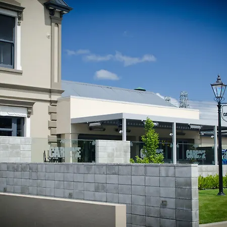 Racecourse Hotel And Motor Lodge-3