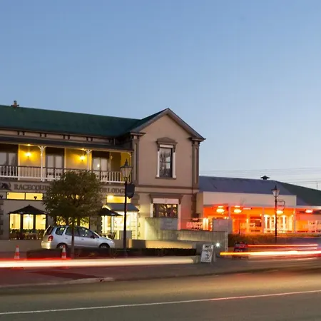 Racecourse Hotel And Motor Lodge-3