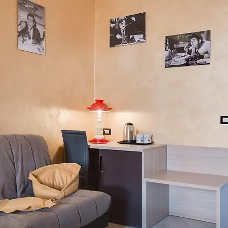 Excellence Suite-3
