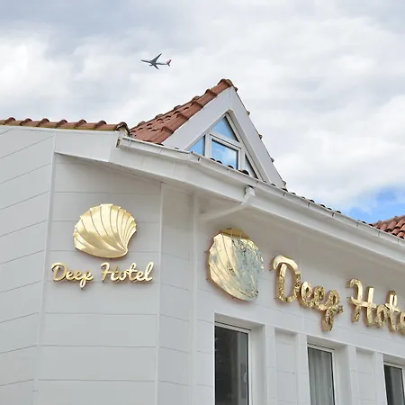 Deep Hotel-3