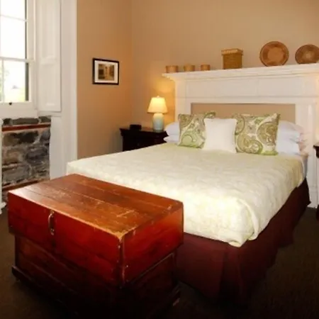 Frontenac Club Inn-3