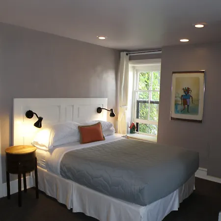 Frontenac Club Inn-2