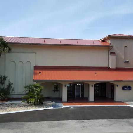 Tricove Inn & Suites-3