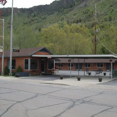 Lava Spa Motel & Rv-3