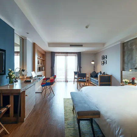 Bespoke Trendy Hotel Hanoi-2