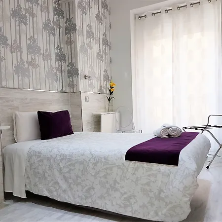 Hostal Met Madrid-3